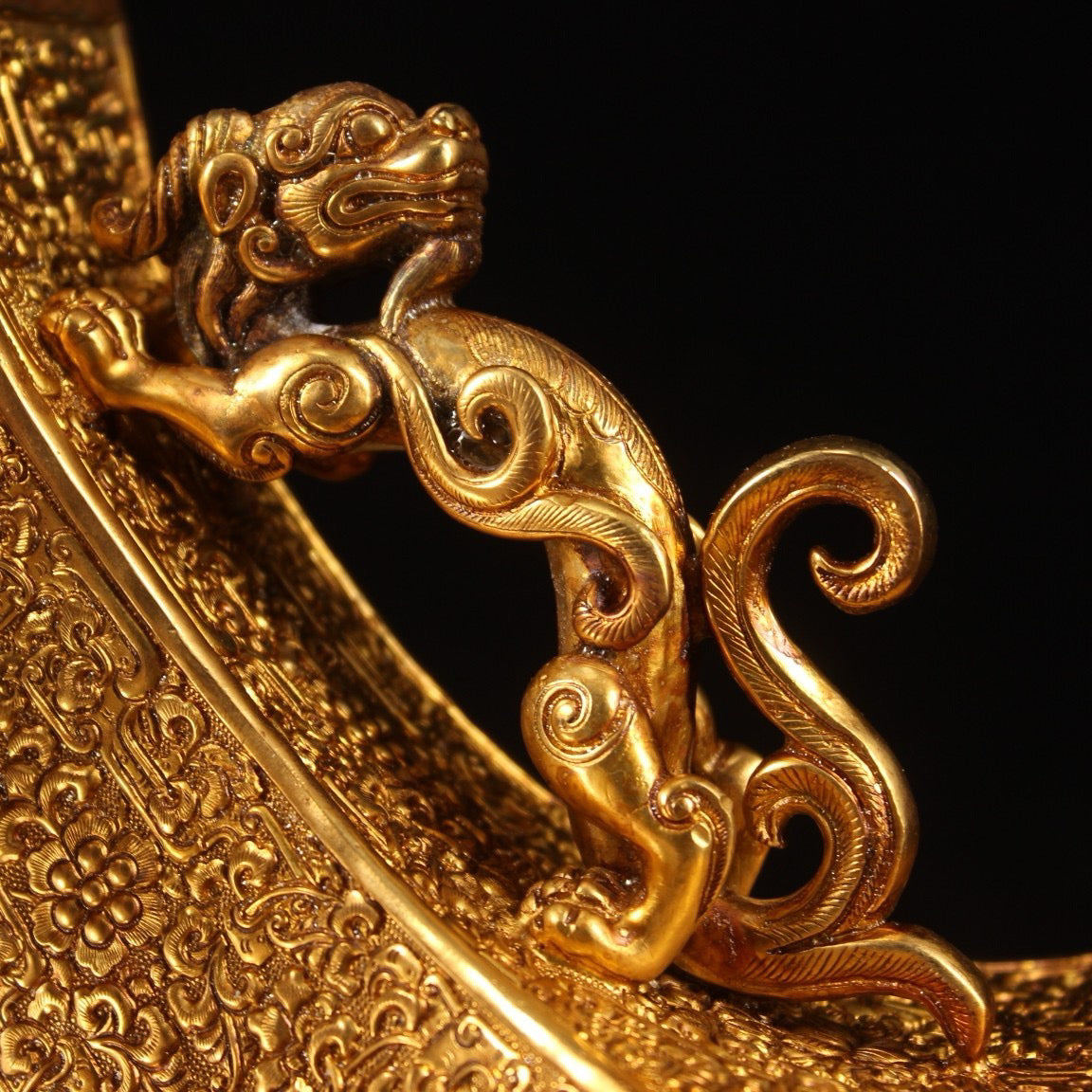 Chinese antique pure copper high relief carved gold-plated dragon vase