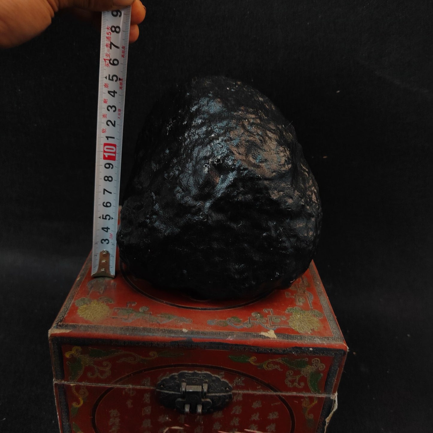 A box of Chinese antique meteorites