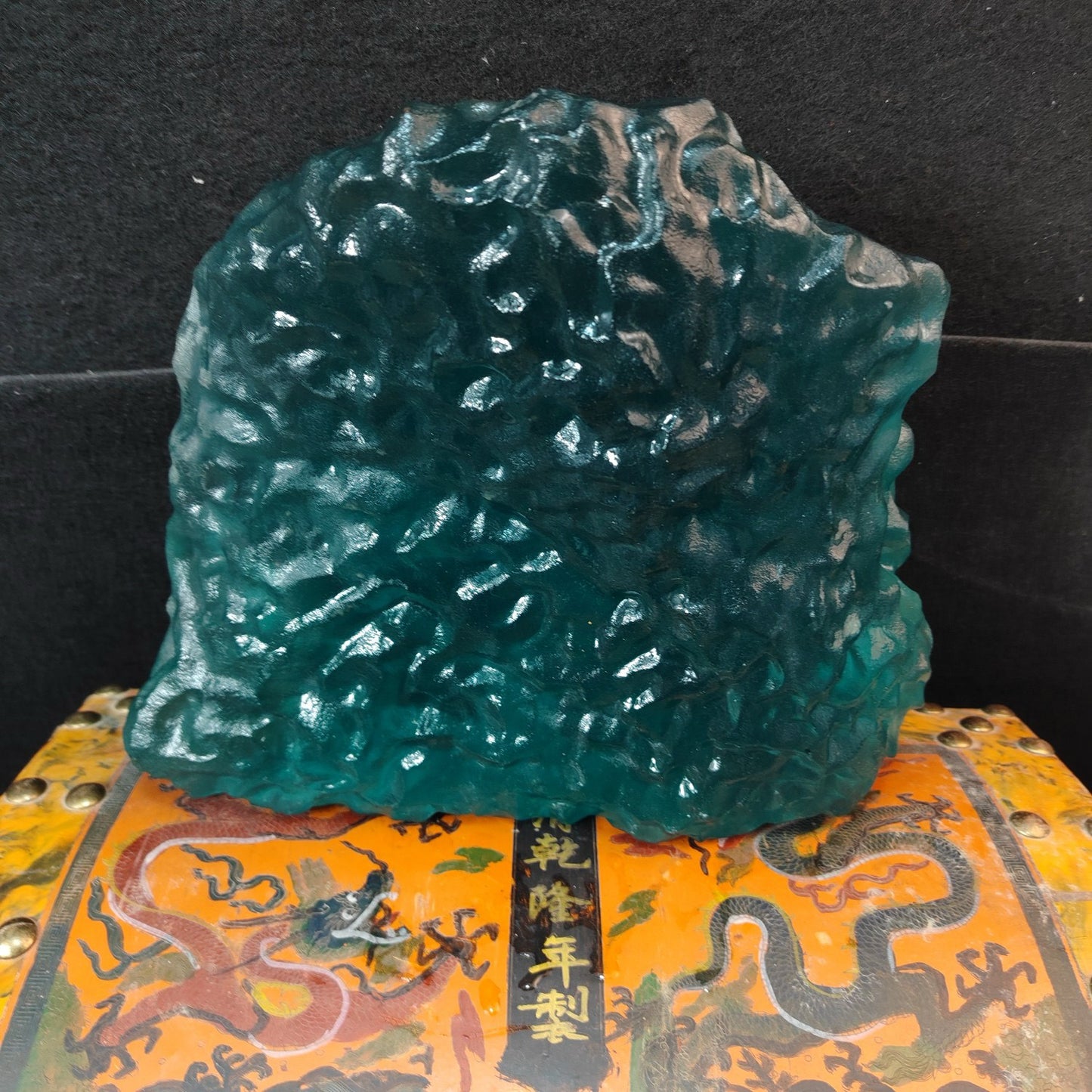 A box of Chinese antique meteorites