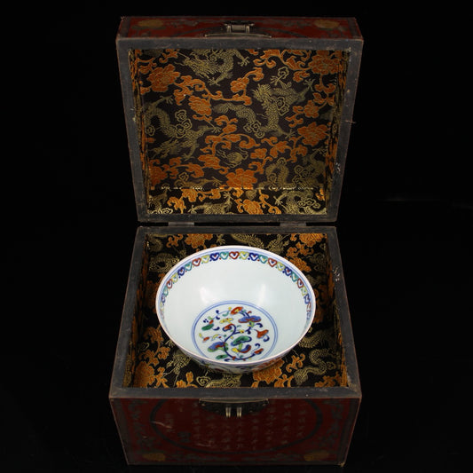 A Chinese antique colorful porcelain bowl