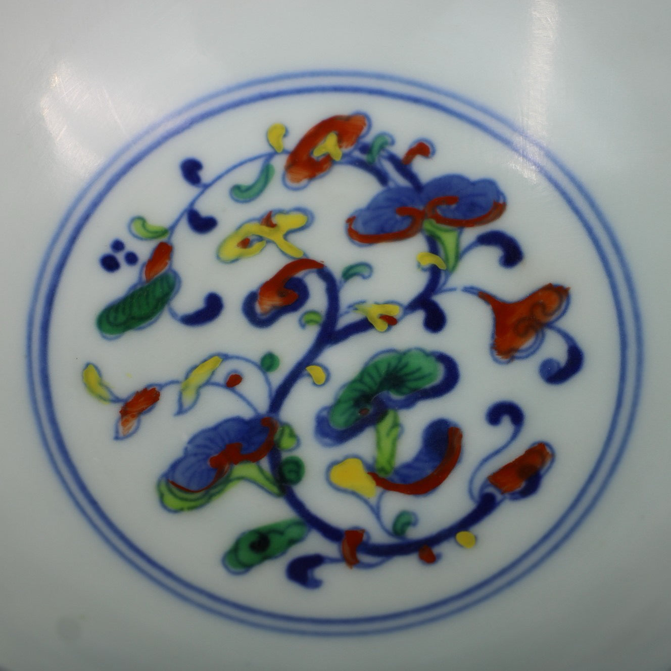 A Chinese antique colorful porcelain bowl