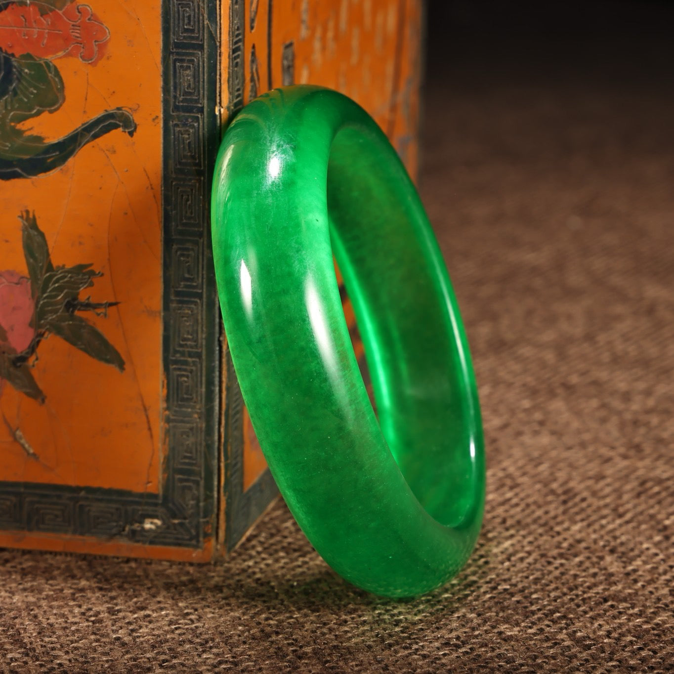 A Chinese antique green jadeite jade bracelet