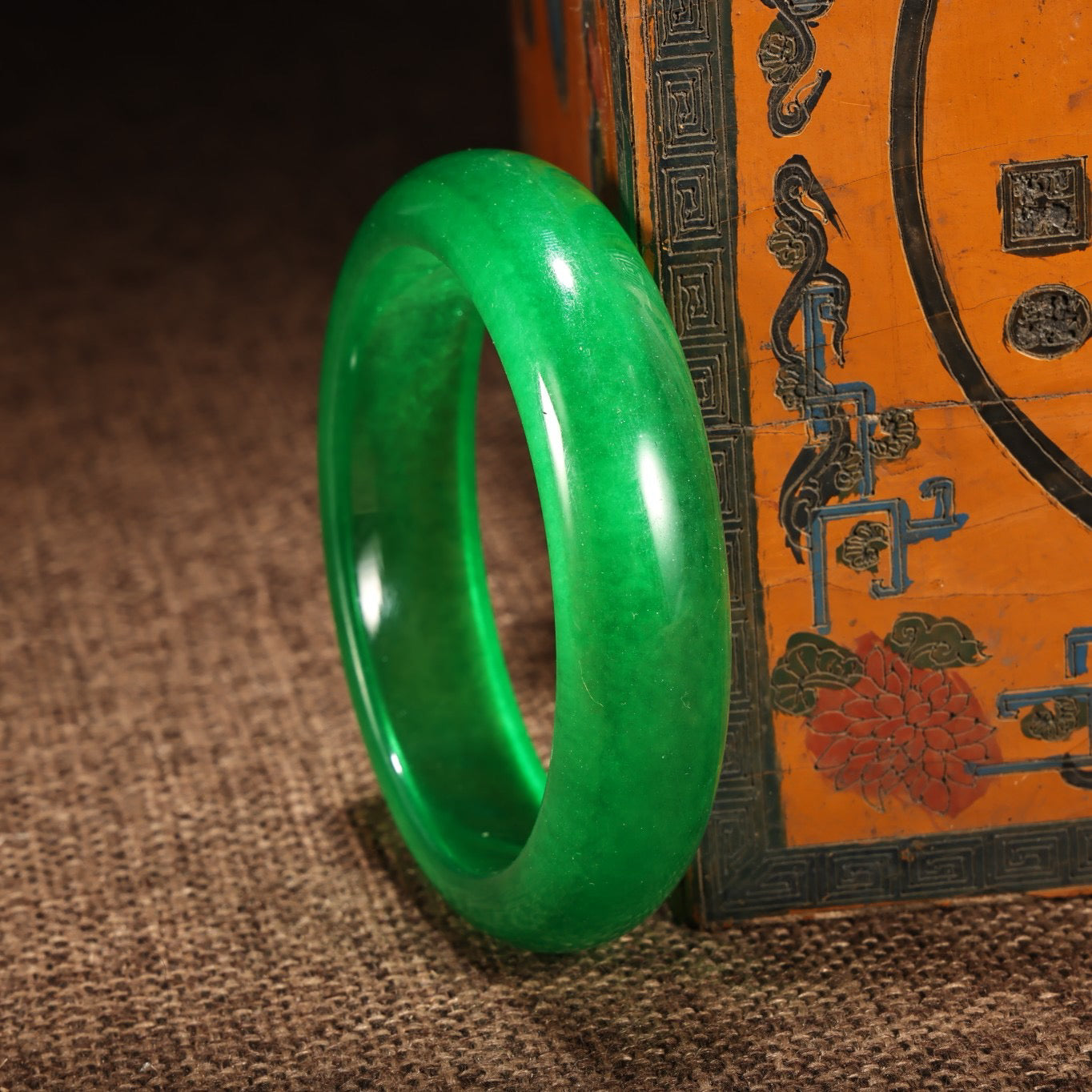 A Chinese antique green jadeite jade bracelet