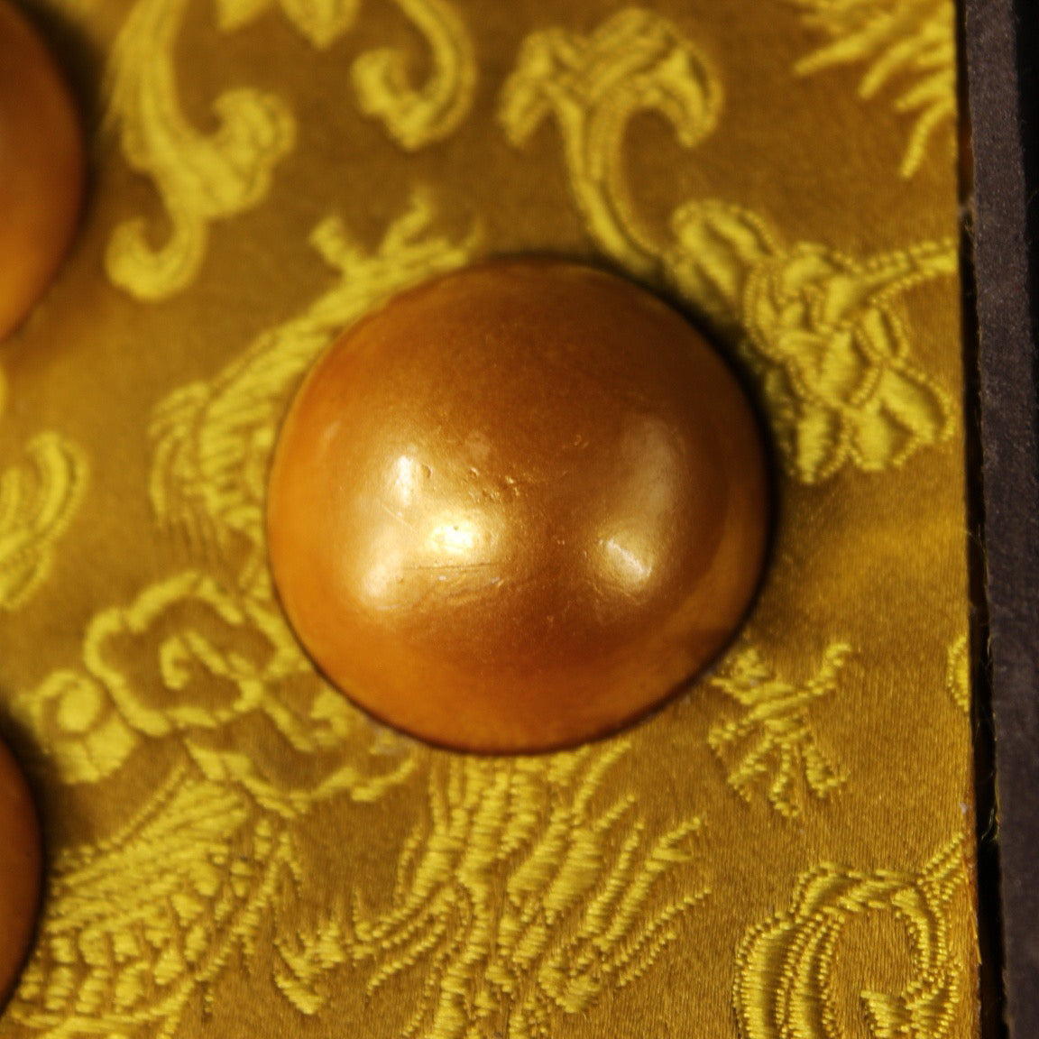 A box of Chinese antique pearl shells