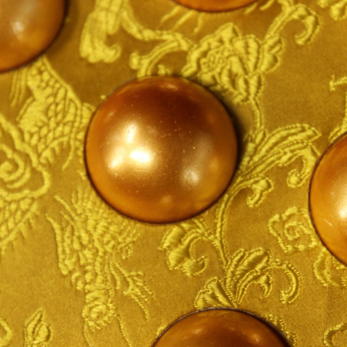 A box of Chinese antique pearl shells