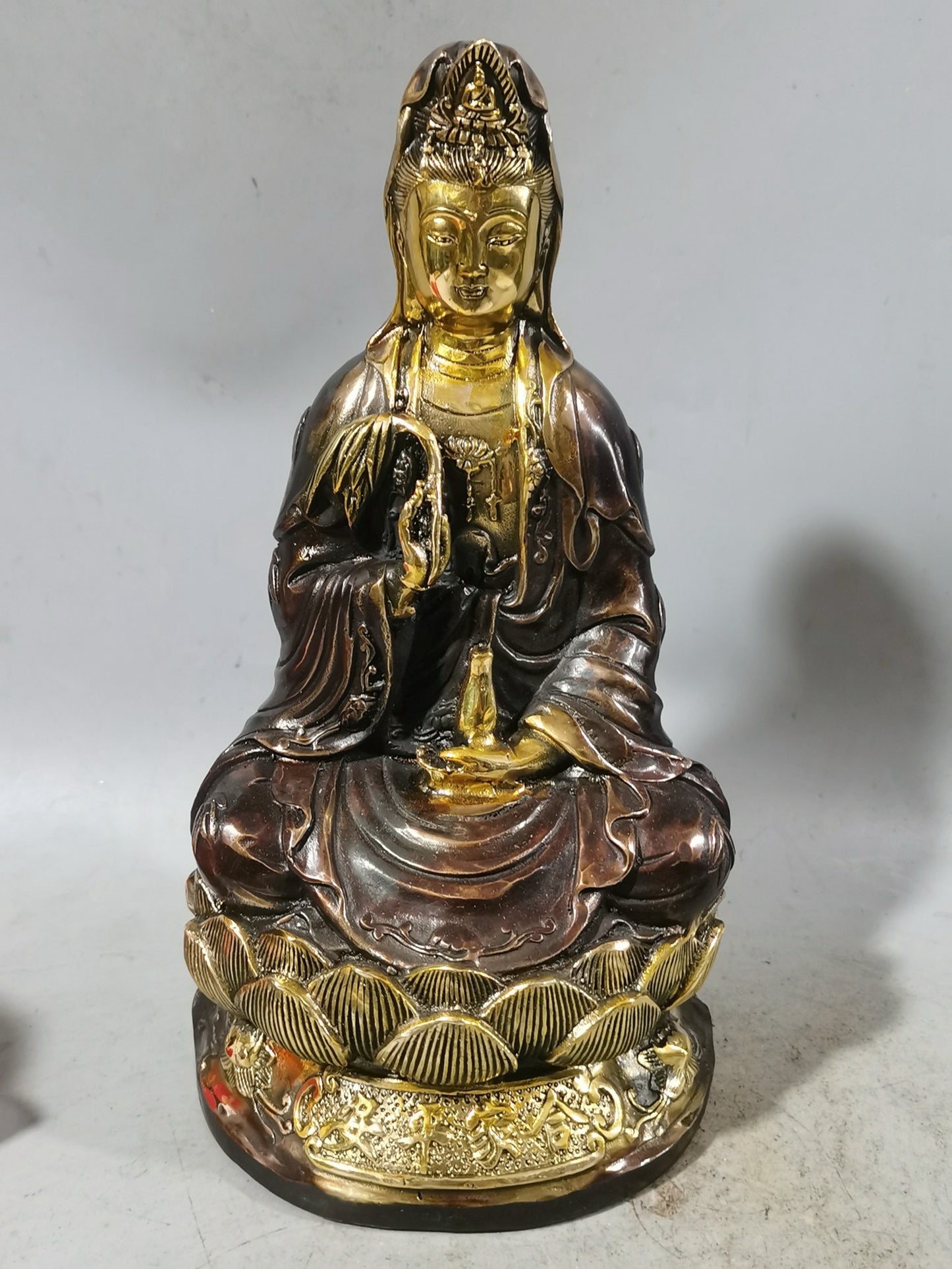 Pure copper Guanyin Bodhisattva statue ornament