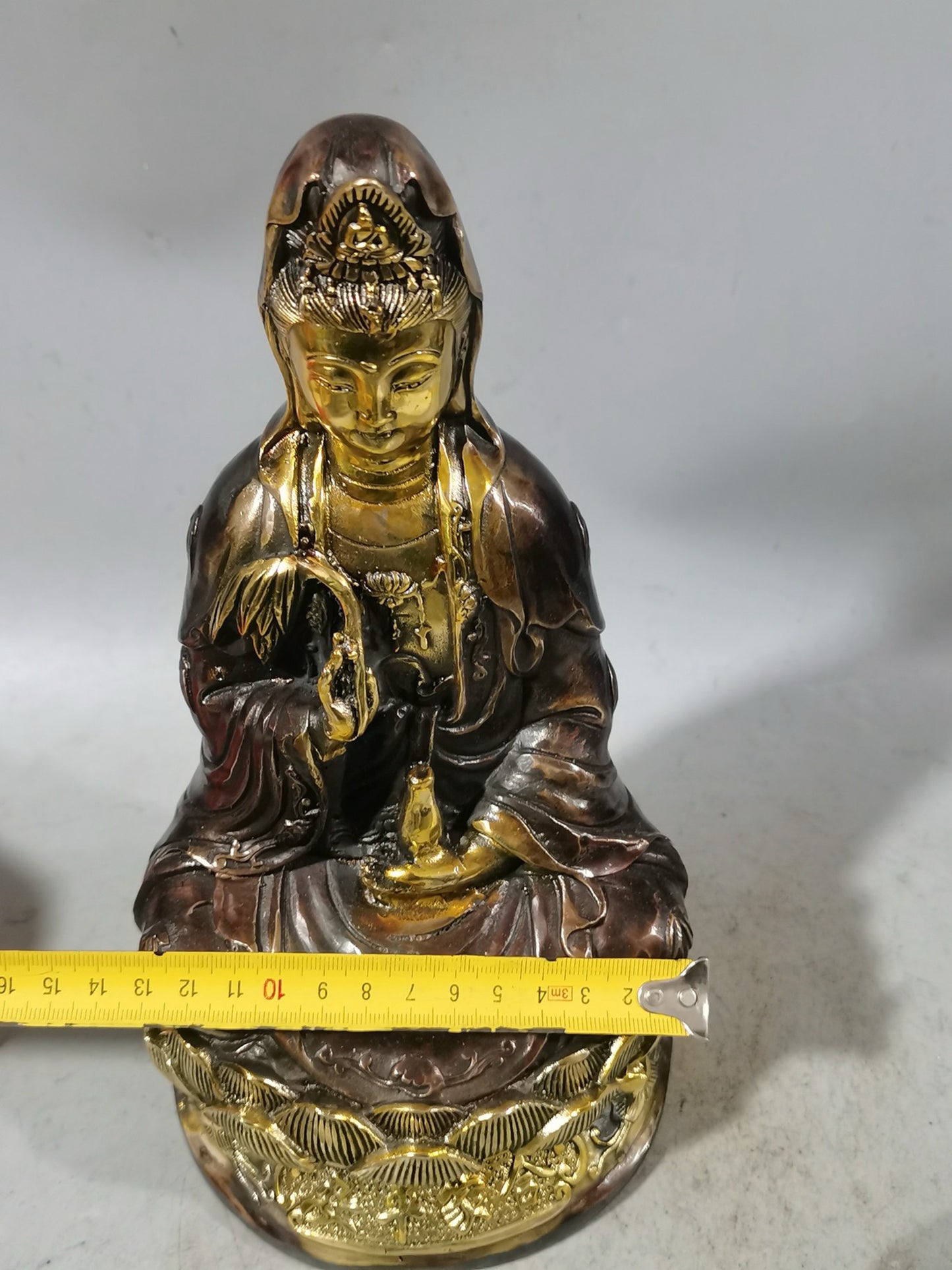 Pure copper Guanyin Bodhisattva statue ornament