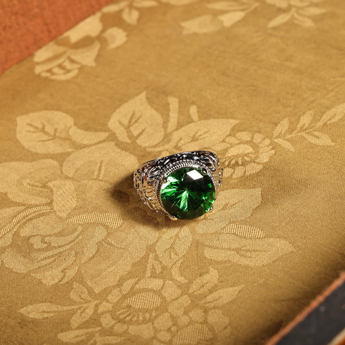 A box of Chinese antique diamond rings