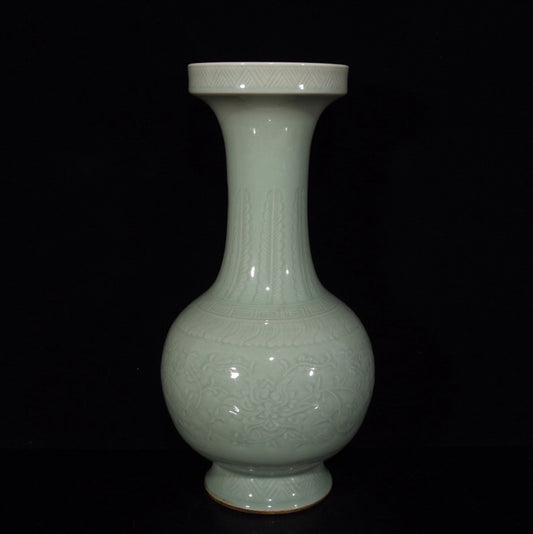 Chinese Antique Vertical Mouth Bottle