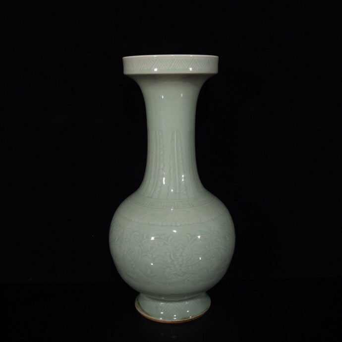 Chinese Antique Vertical Mouth Bottle