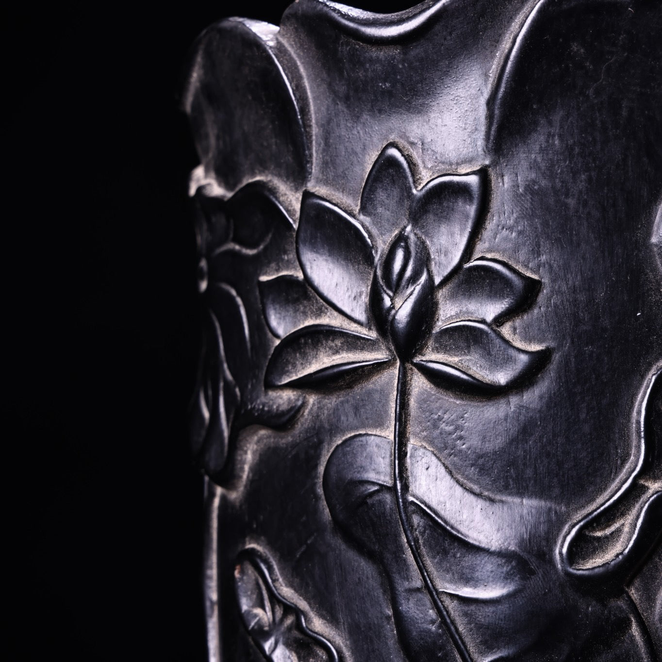 Chinese antique high relief ebony carving pen holder