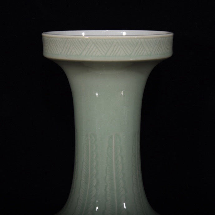Chinese Antique Vertical Mouth Bottle