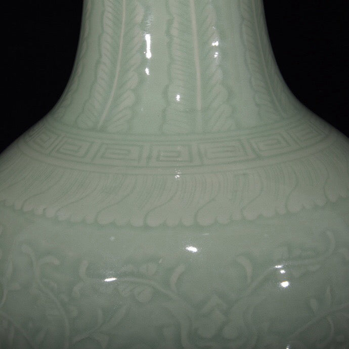 Chinese Antique Vertical Mouth Bottle