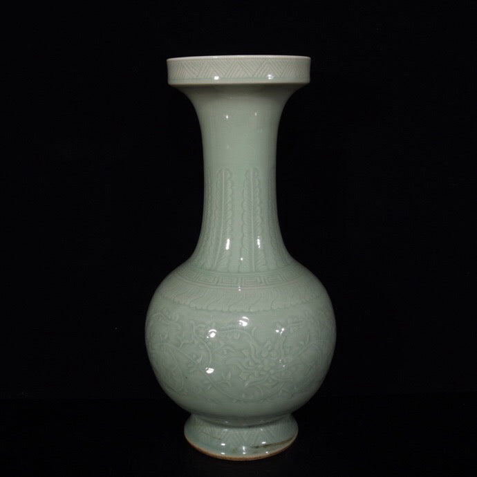 Chinese Antique Vertical Mouth Bottle