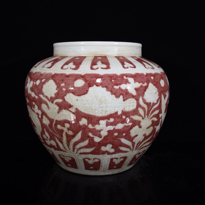 Chinese Antique Red Dew White Fish Algae Pattern Jar