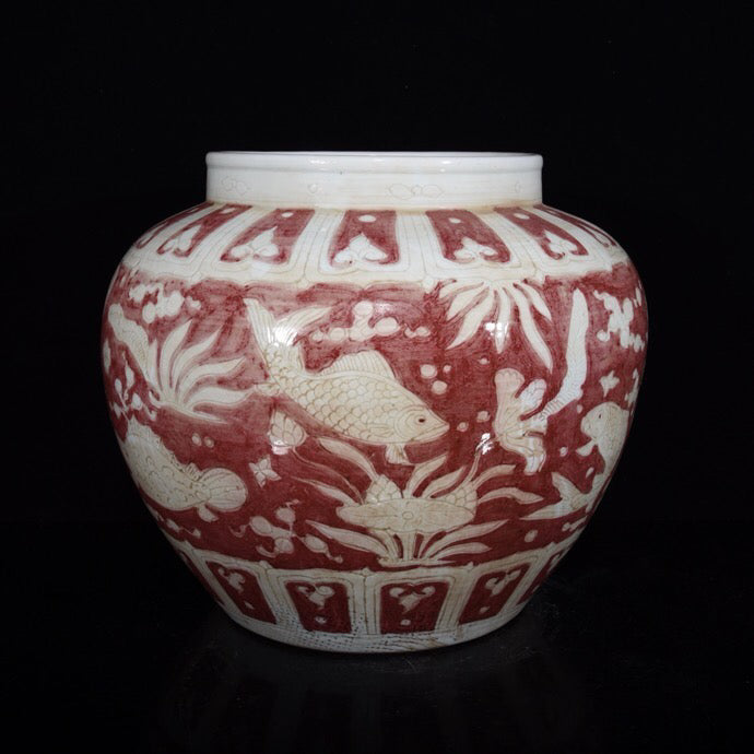 Chinese Antique Red Dew White Fish Algae Pattern Jar