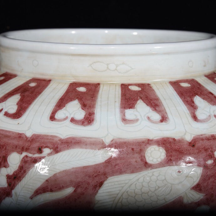 Chinese Antique Red Dew White Fish Algae Pattern Jar