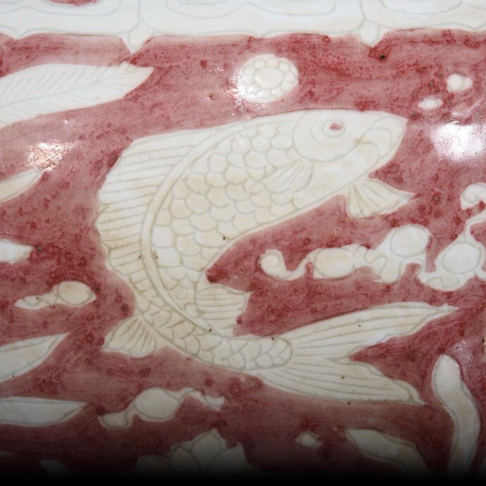 Chinese Antique Red Dew White Fish Algae Pattern Jar