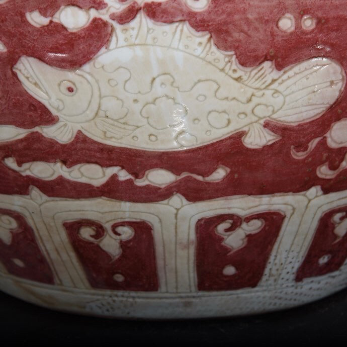 Chinese Antique Red Dew White Fish Algae Pattern Jar