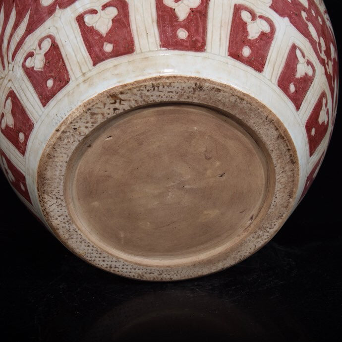 Chinese Antique Red Dew White Fish Algae Pattern Jar