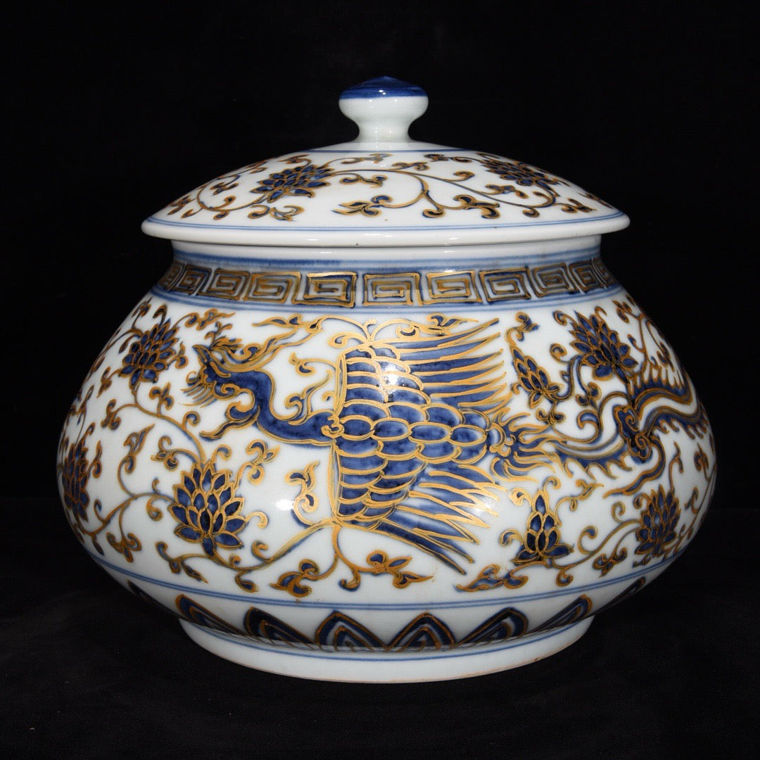 Chinese antique phoenix patterned lid jar