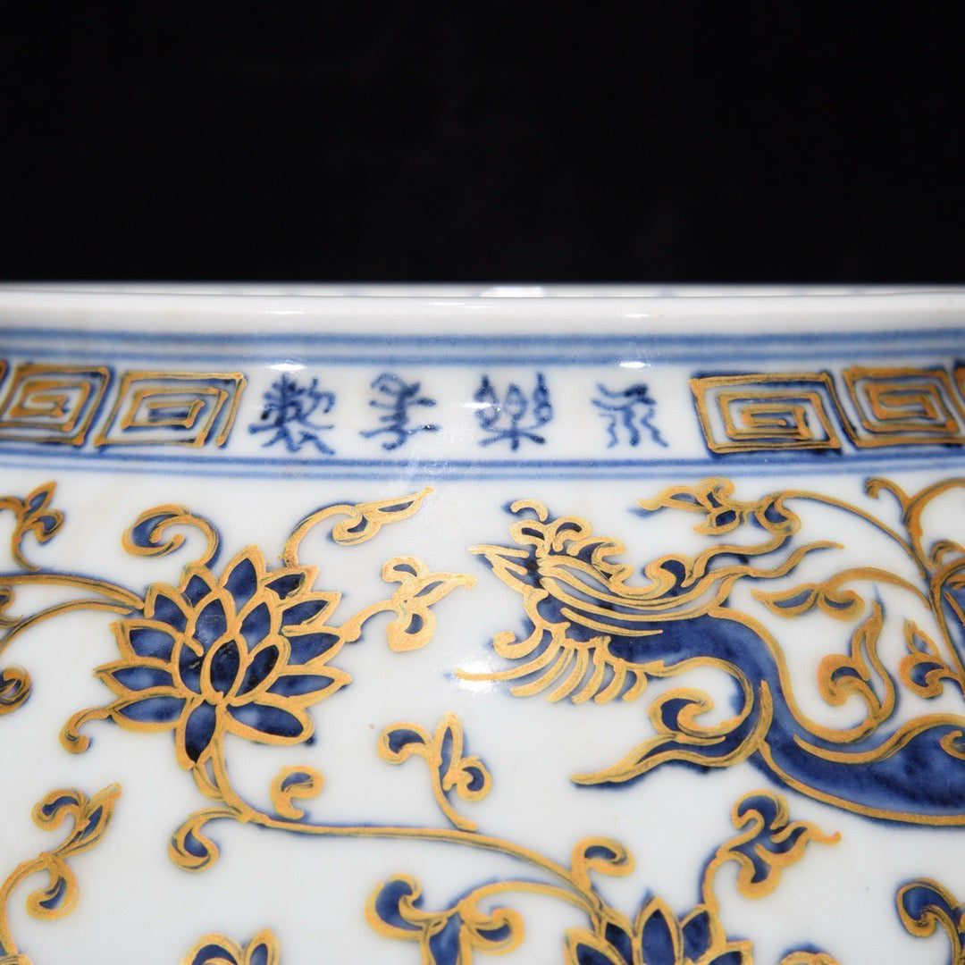 Chinese antique phoenix patterned lid jar