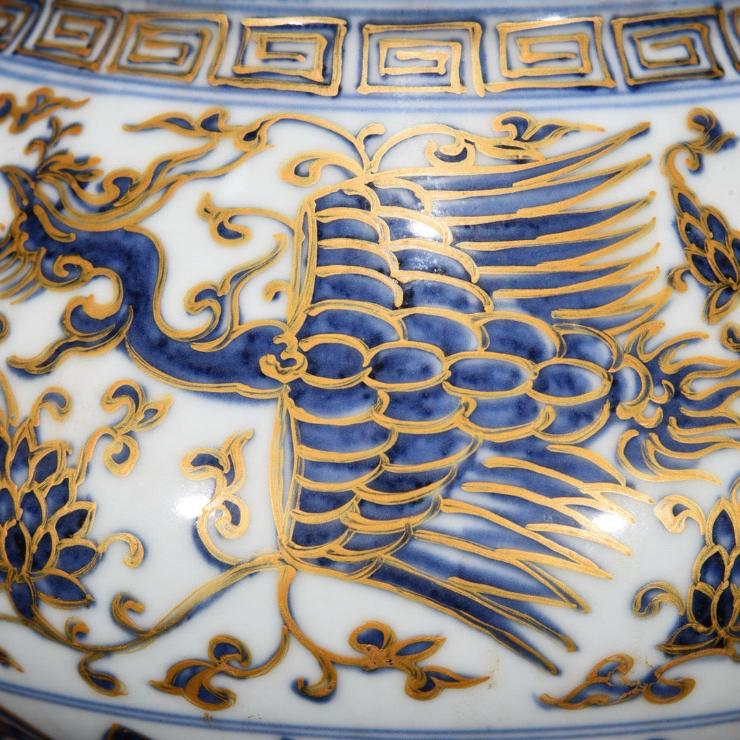 Chinese antique phoenix patterned lid jar