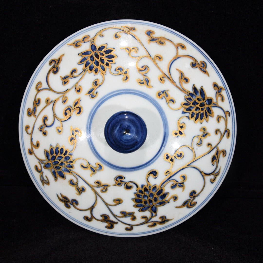 Chinese antique phoenix patterned lid jar
