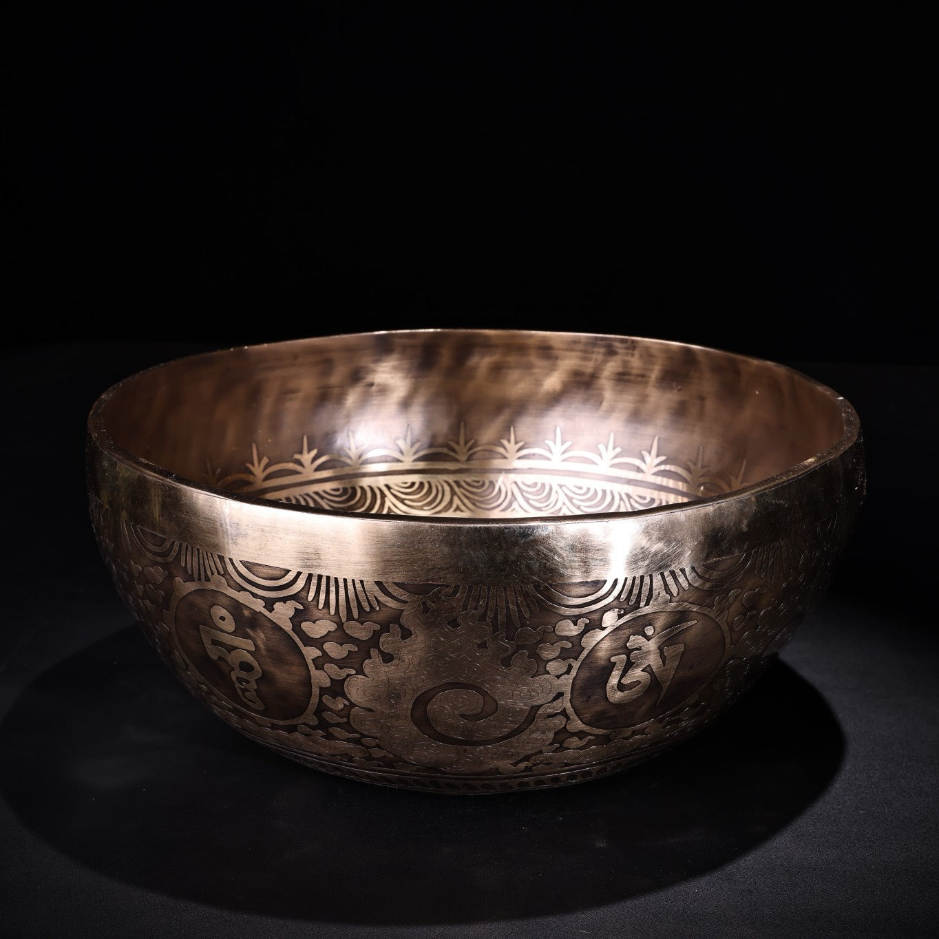 Chinese antique pure copper high relief carved Buddha sound bowl
