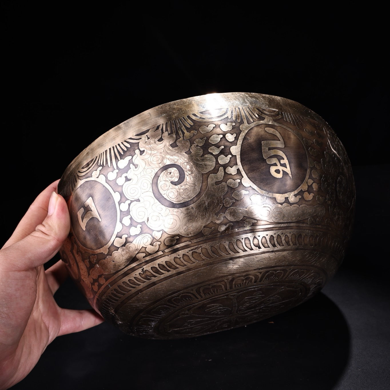 Chinese antique pure copper high relief carved Buddha sound bowl