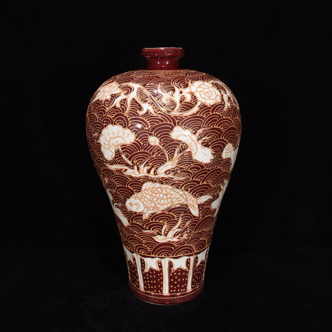 Chinese antique plum vase with golden dragon pattern