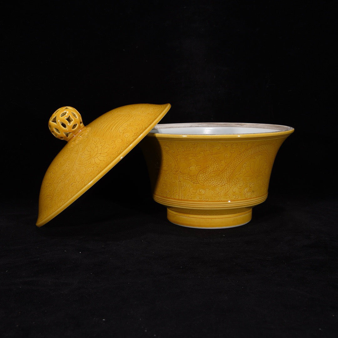 Chinese antique glazed dragon patterned covered bowl