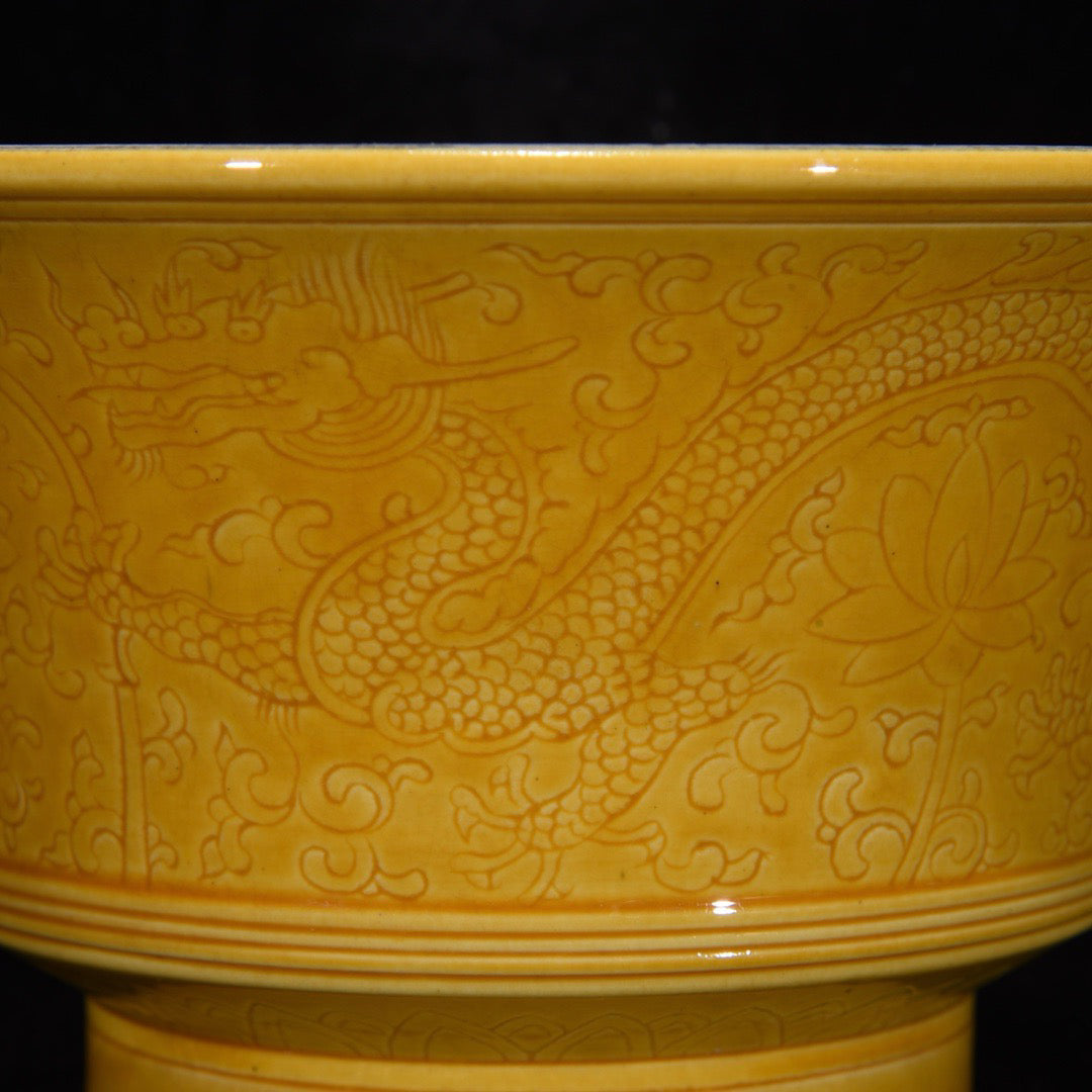 Chinese antique glazed dragon patterned covered bowl