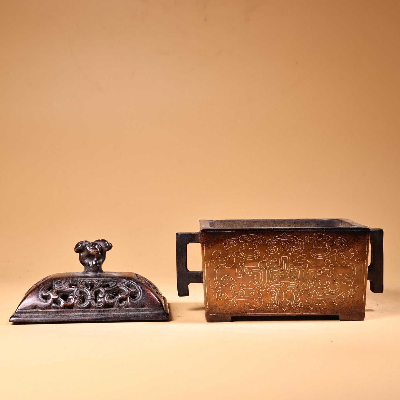 Chinese antique pure copper, all copper, purple copper inlaid with silver wire incense burner