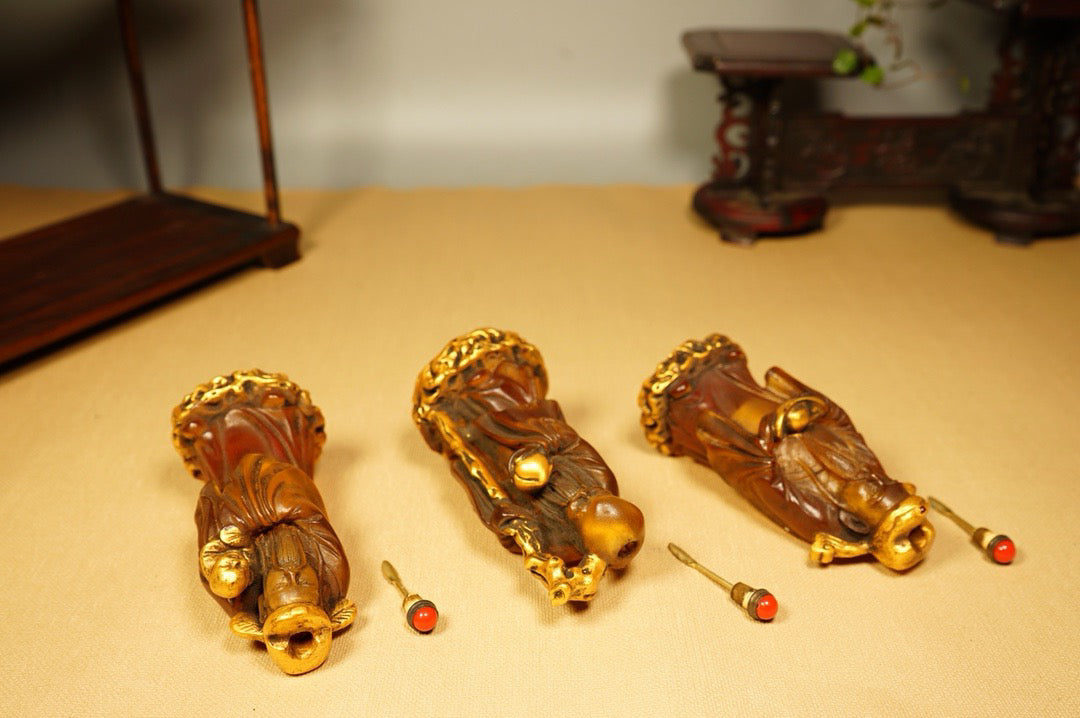 Chinese antique glass exquisitely carved snuff bottle