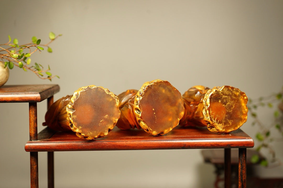 Chinese antique glass exquisitely carved snuff bottle