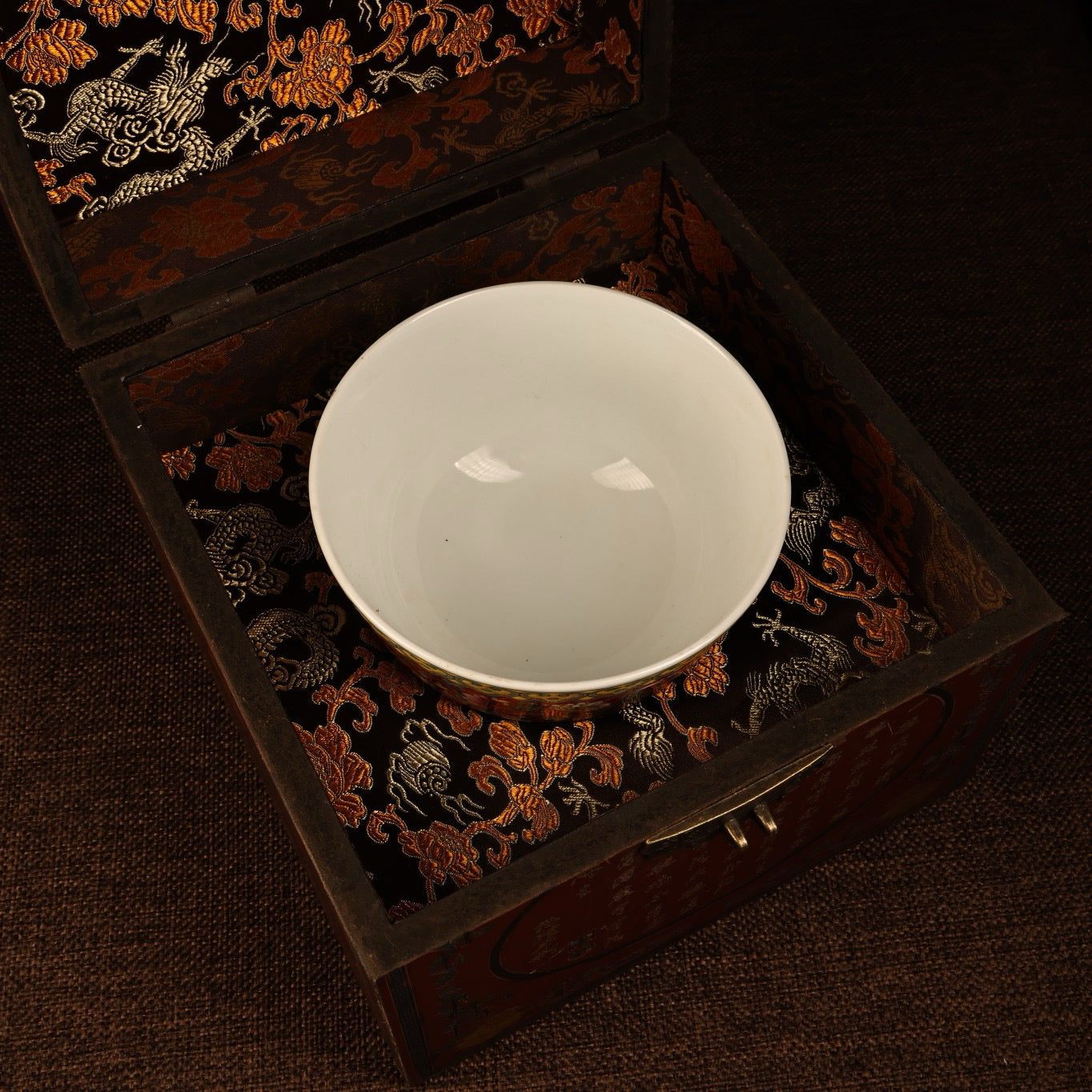 Chinese antique enamel colored porcelain bowl