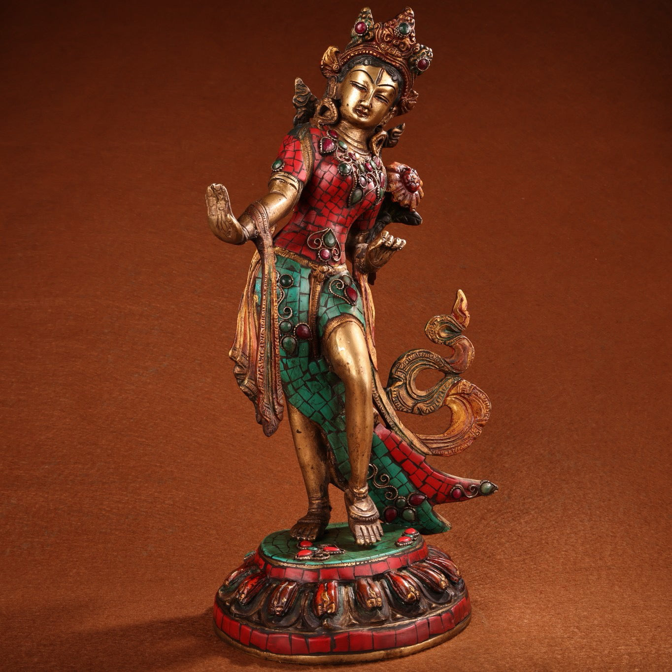 A Chinese antique pure copper green tara statue