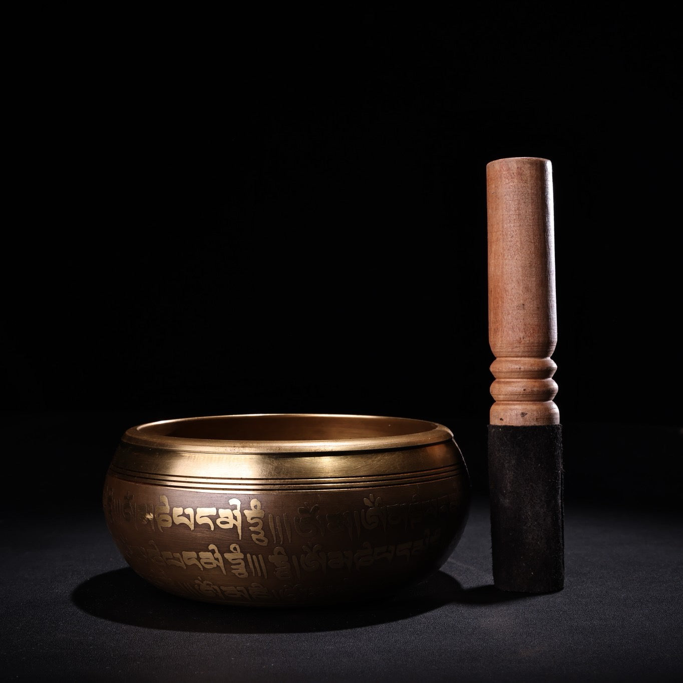 Chinese antique pure copper all copper handmade relief scripture Buddha sound bowl
