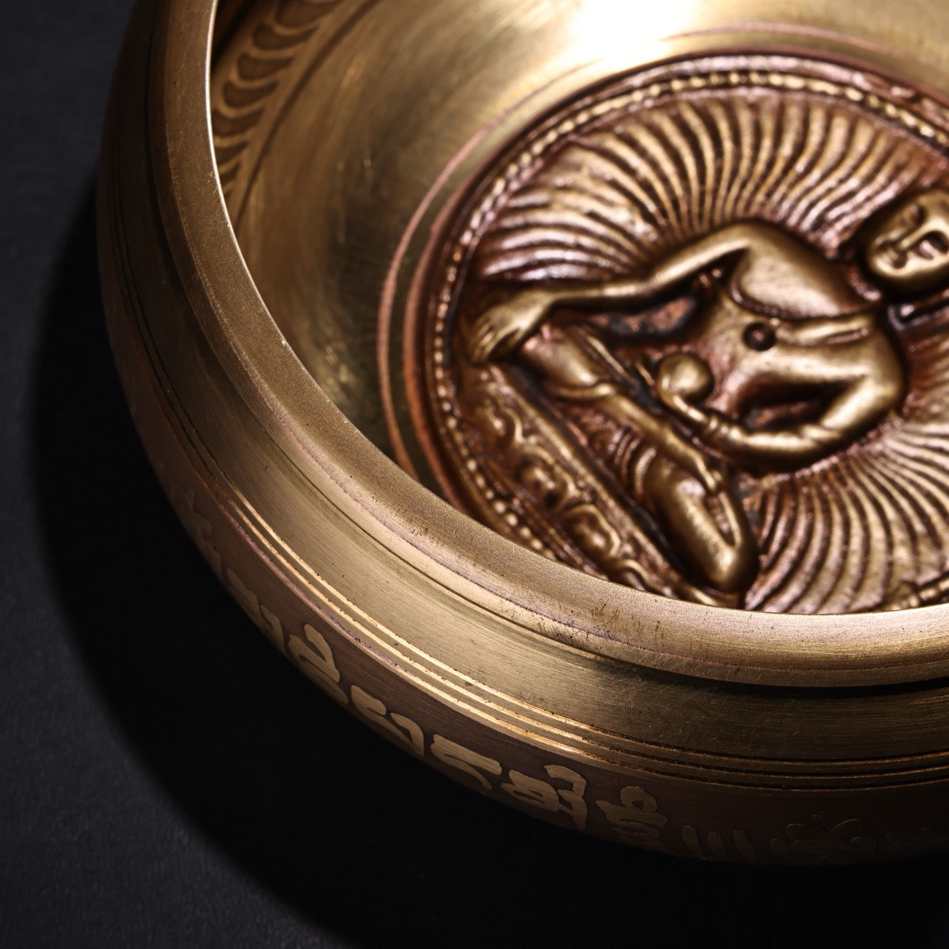Chinese antique pure copper all copper handmade relief scripture Buddha sound bowl