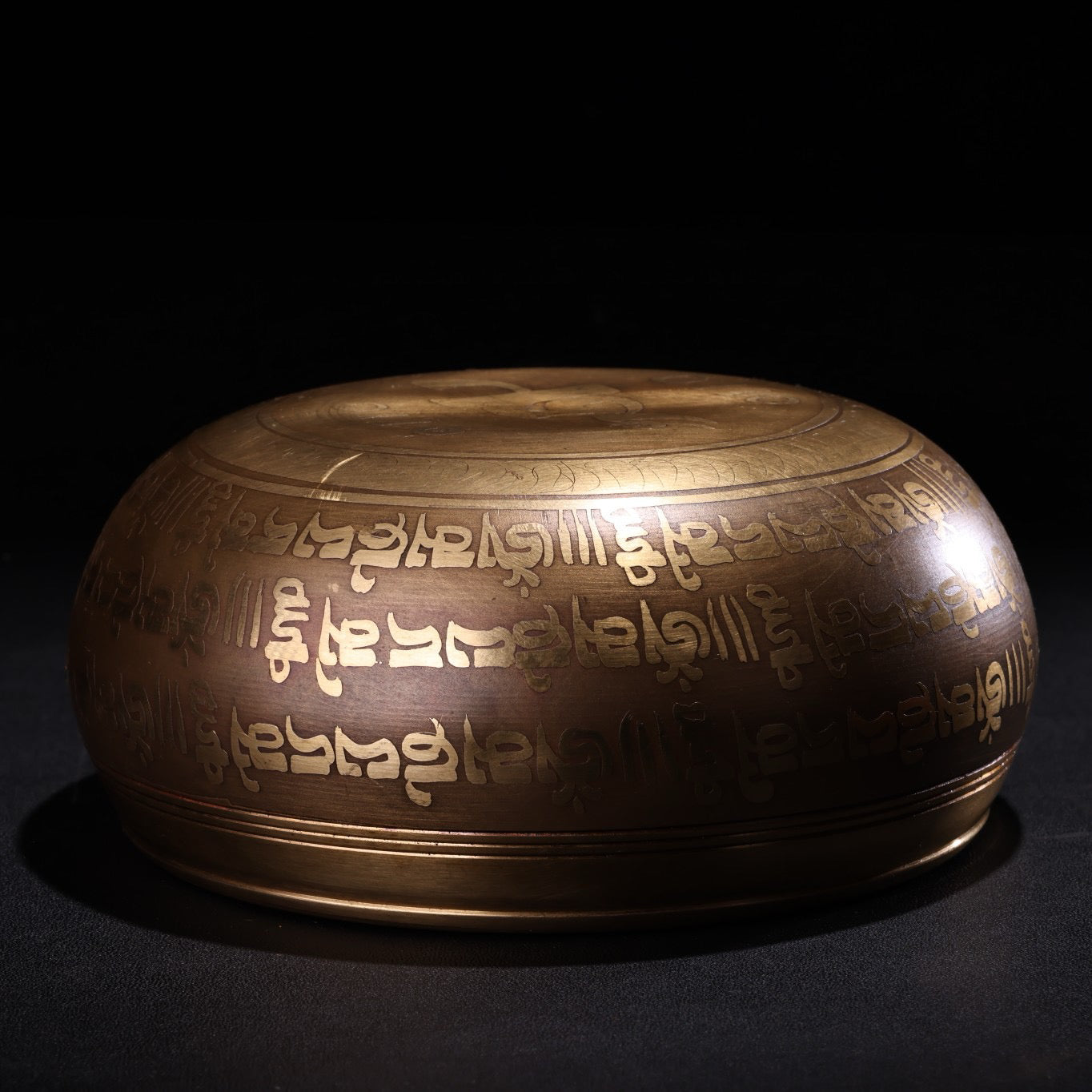 Chinese antique pure copper all copper handmade relief scripture Buddha sound bowl