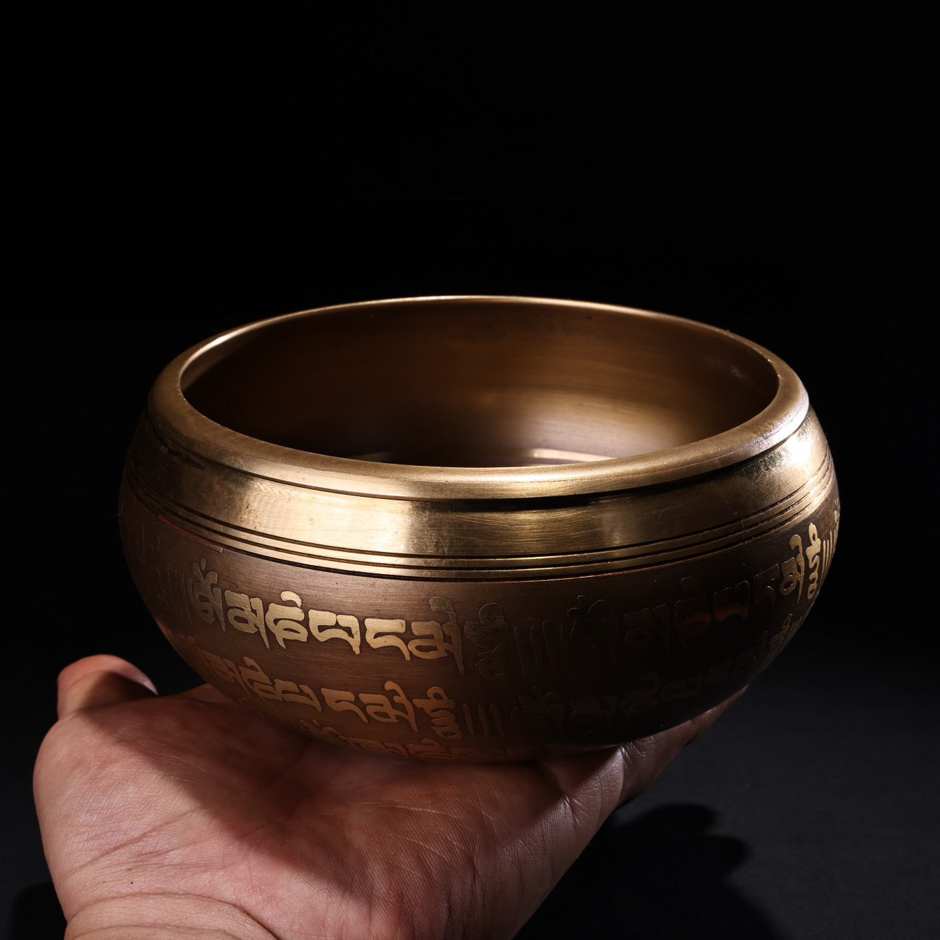 Chinese antique pure copper all copper handmade relief scripture Buddha sound bowl