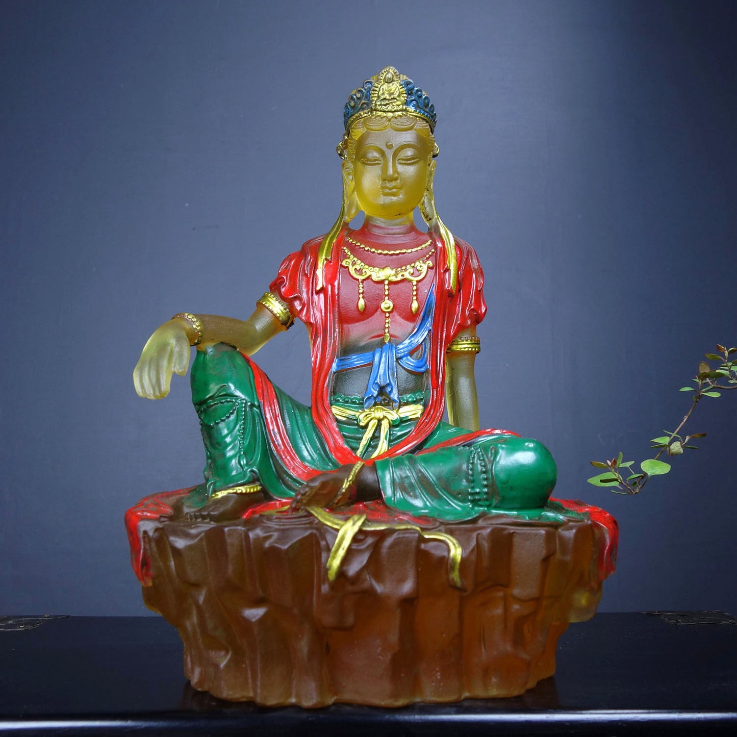 Chinese antique glass Buddha statue of Guanyin Bodhisattva