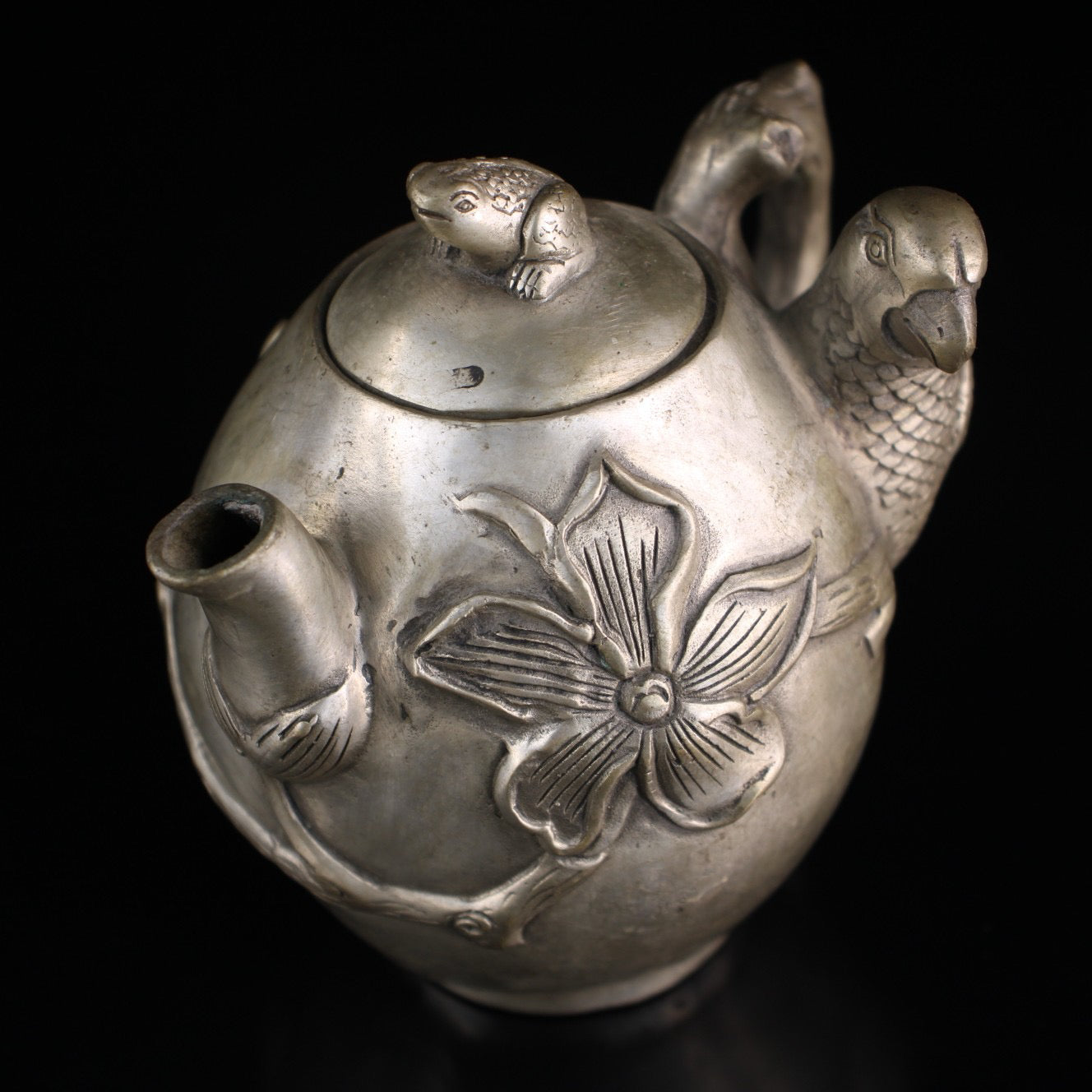 A Chinese antique pure copper gilded silver bird wine pot