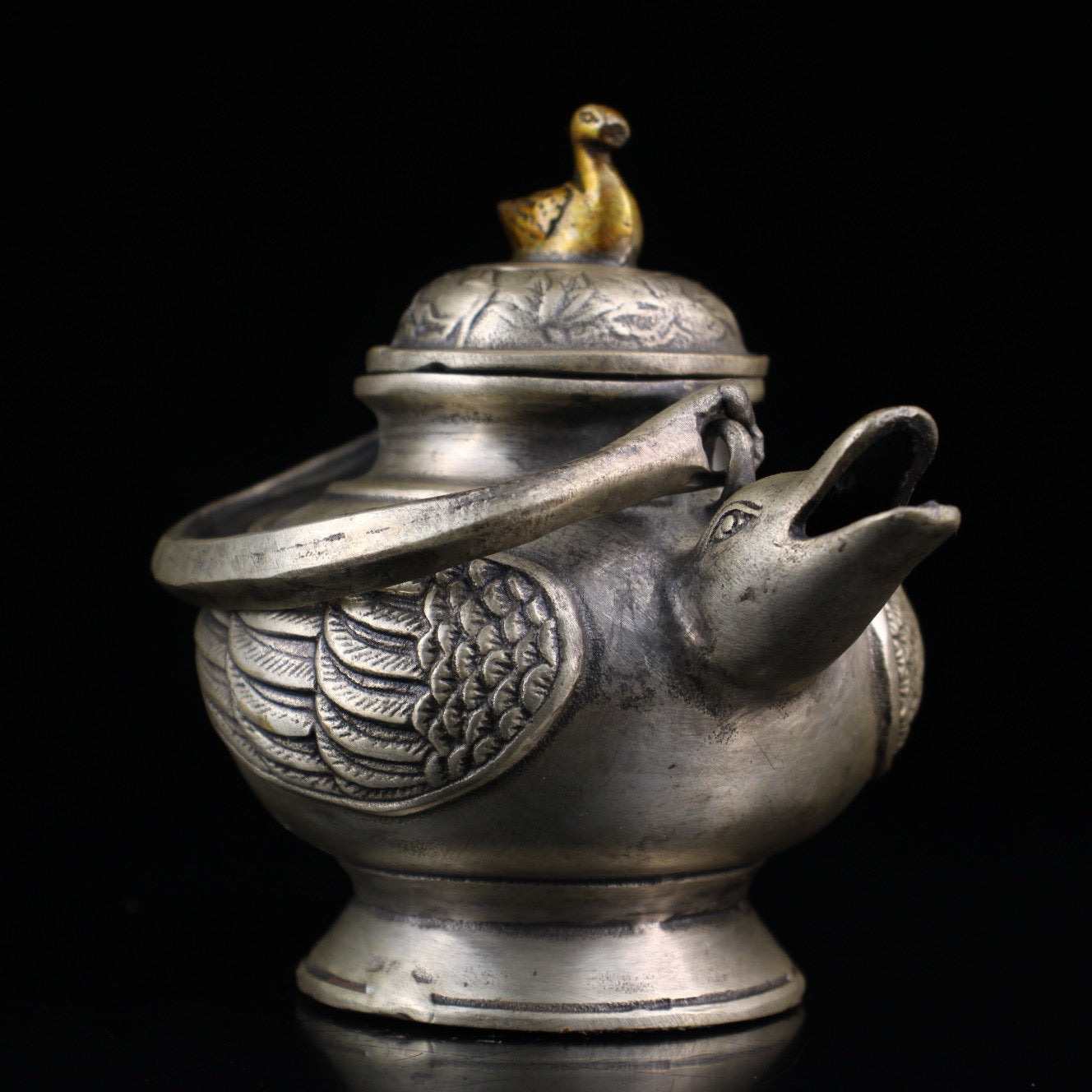 A Chinese antique collection pure copper gilded silver duck wine pot