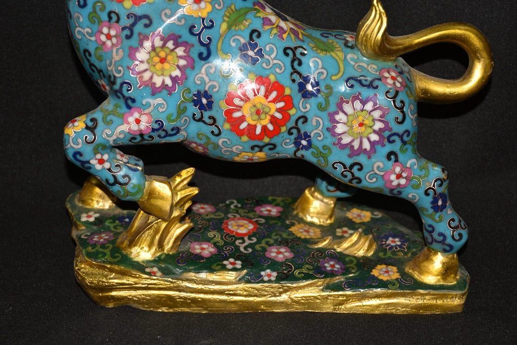 Pure copper cloisonn é blue cow ornament