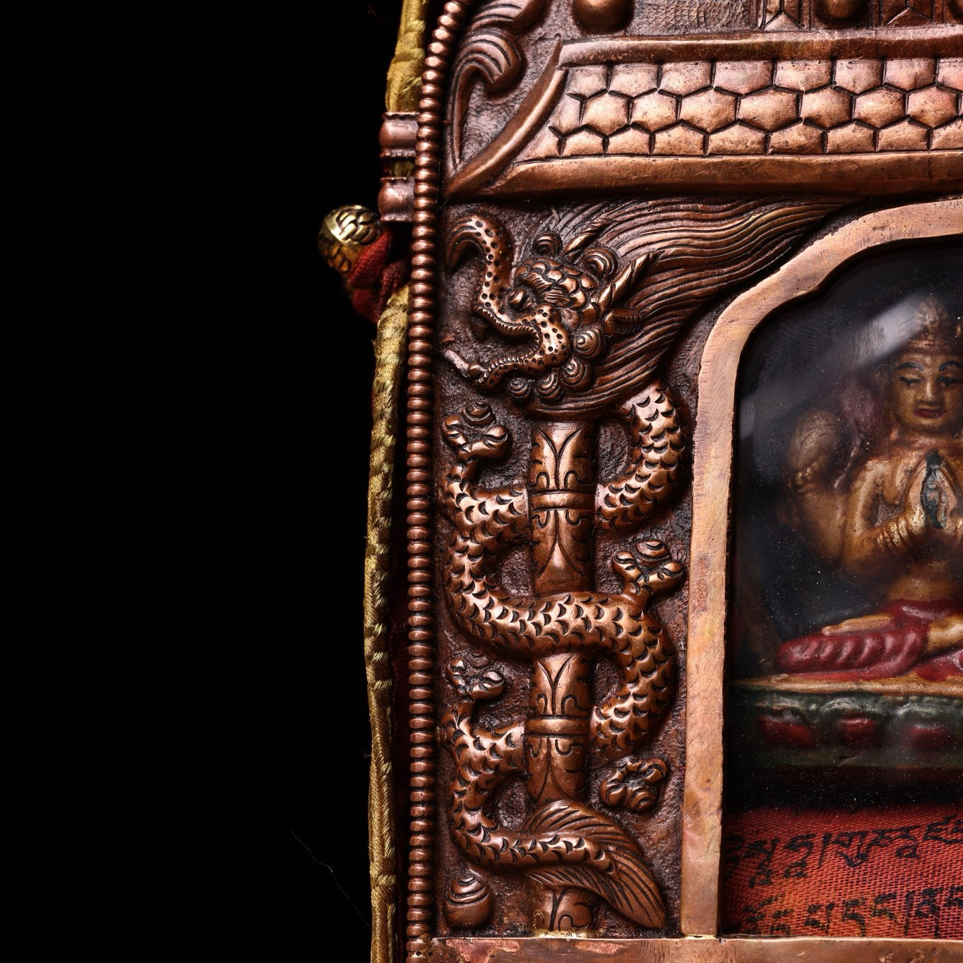 Chinese antique pure copper high relief carved Shakyamuni Buddha Gawu box