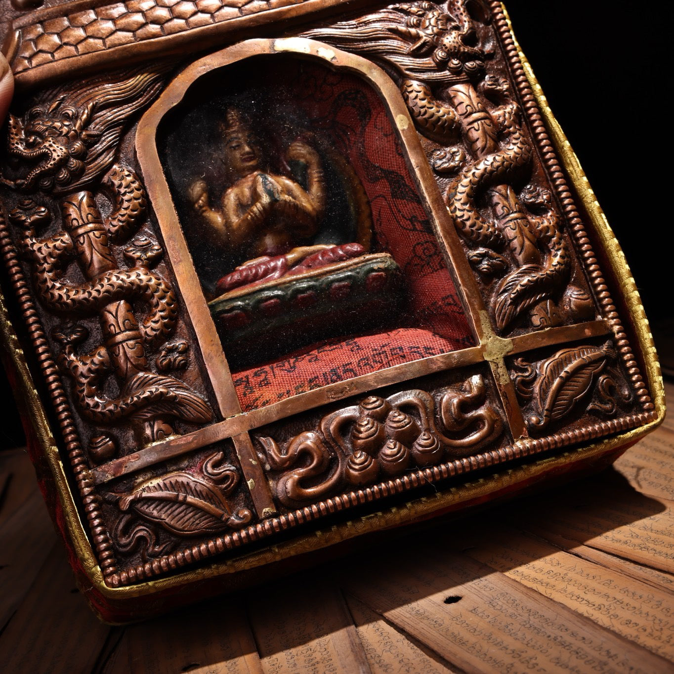 Chinese antique pure copper high relief carved Shakyamuni Buddha Gawu box