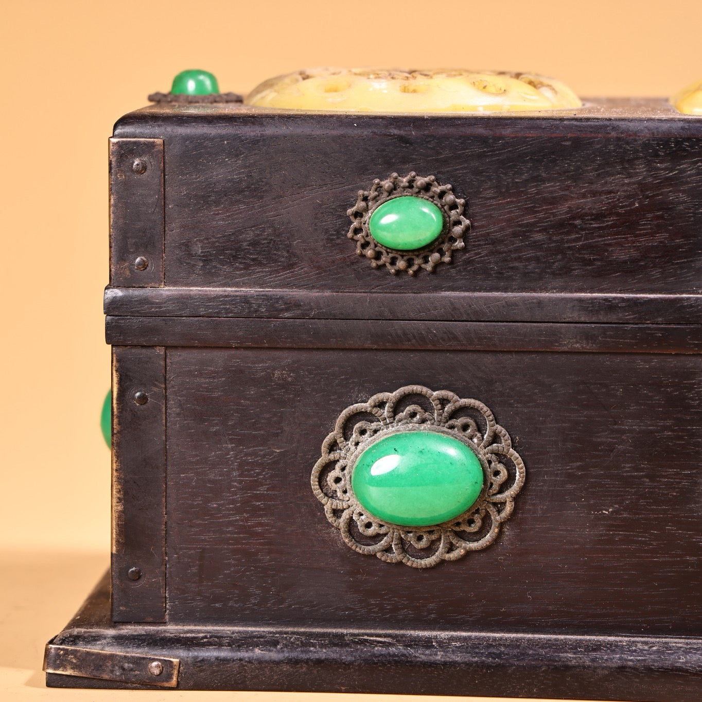 Chinese Antique Old Black Sandalwood High Relief Carved Old Jade Box
