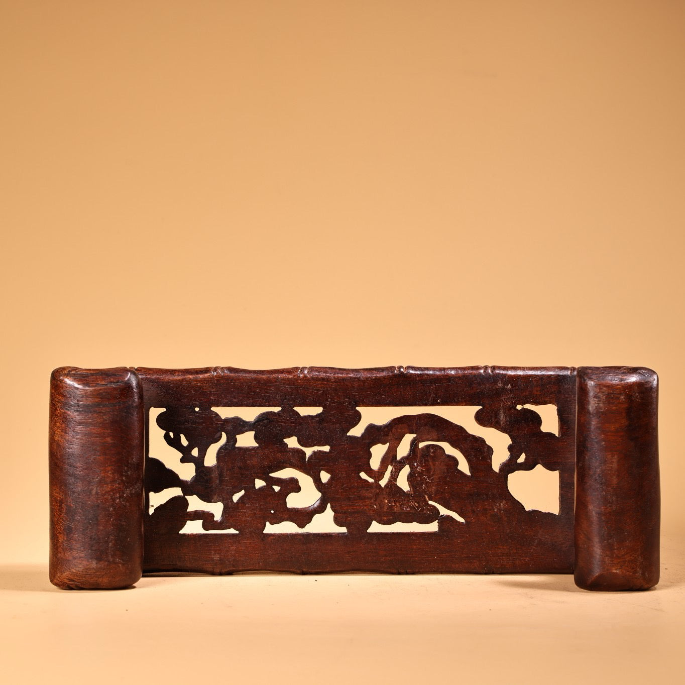 Chinese antique high relief chicken wing wood carving dragon and phoenix study grinding machine